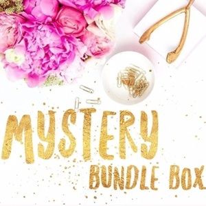 ⭐️⭐️MYSTERY BOUTIQUE BOX⭐️⭐️